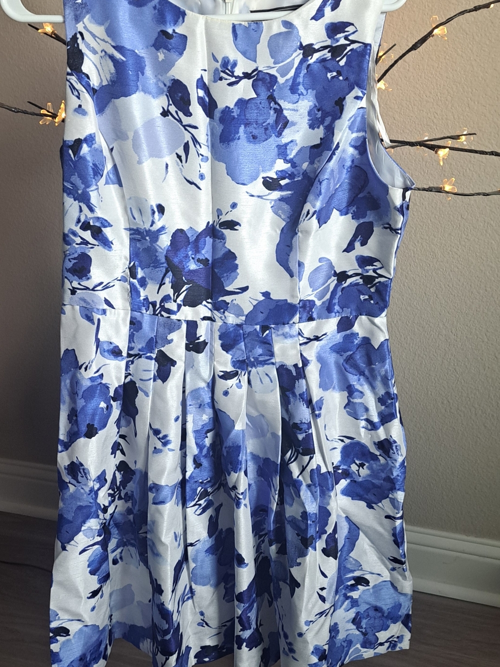 Jessica Howard White Dress with Blue Floral Print